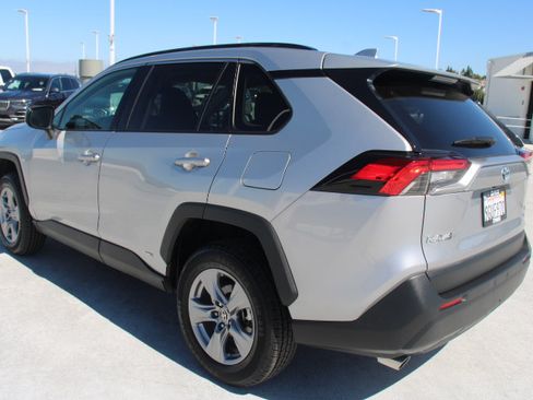Certified 2023 Toyota RAV4 LE AWD/4WD image 5