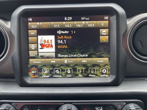 Used 2022 Jeep Gladiator Willys image 15