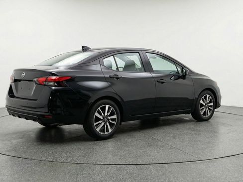 Used 2025 Nissan Versa SV image 7