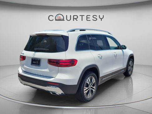 Used 2026 Mercedes-Benz GLB 250 image 3