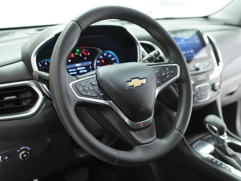 Used 2022 Chevrolet Equinox LT FWD image 19
