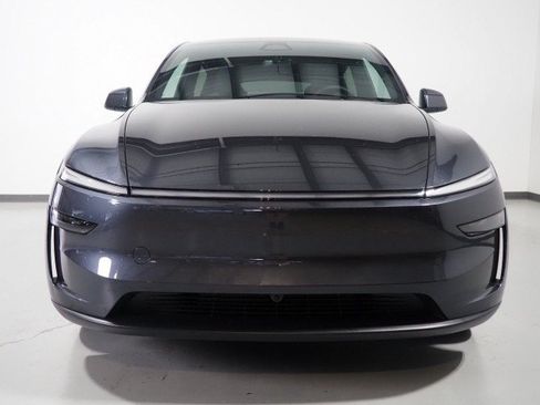 Used 2026 Tesla Model Y Long Range RWD image 60