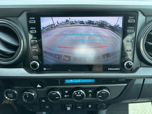 Certified 2021 Toyota Tacoma TRD Off-Road AWD/4WD image 16