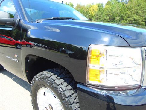 Used 2010 Chevrolet Silverado 1500 LT w/ Interior Plus Package AWD/4WD image 33