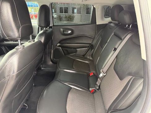 Used 2020 Jeep Compass Latitude FWD image 17
