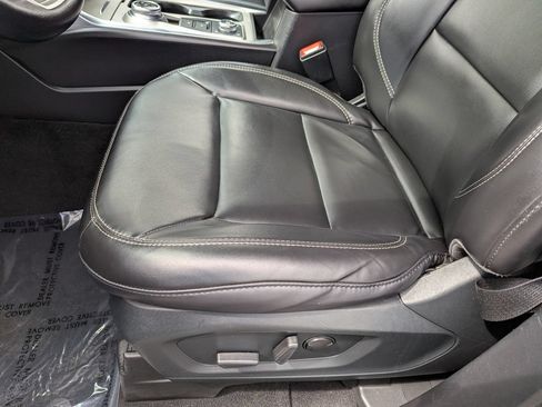 Used 2021 Ford Explorer XLT w/ Equipment Group 202A AWD/4WD image 22