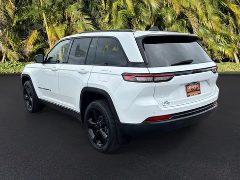 Used 2023 Jeep Grand Cherokee Altitude RWD image 8