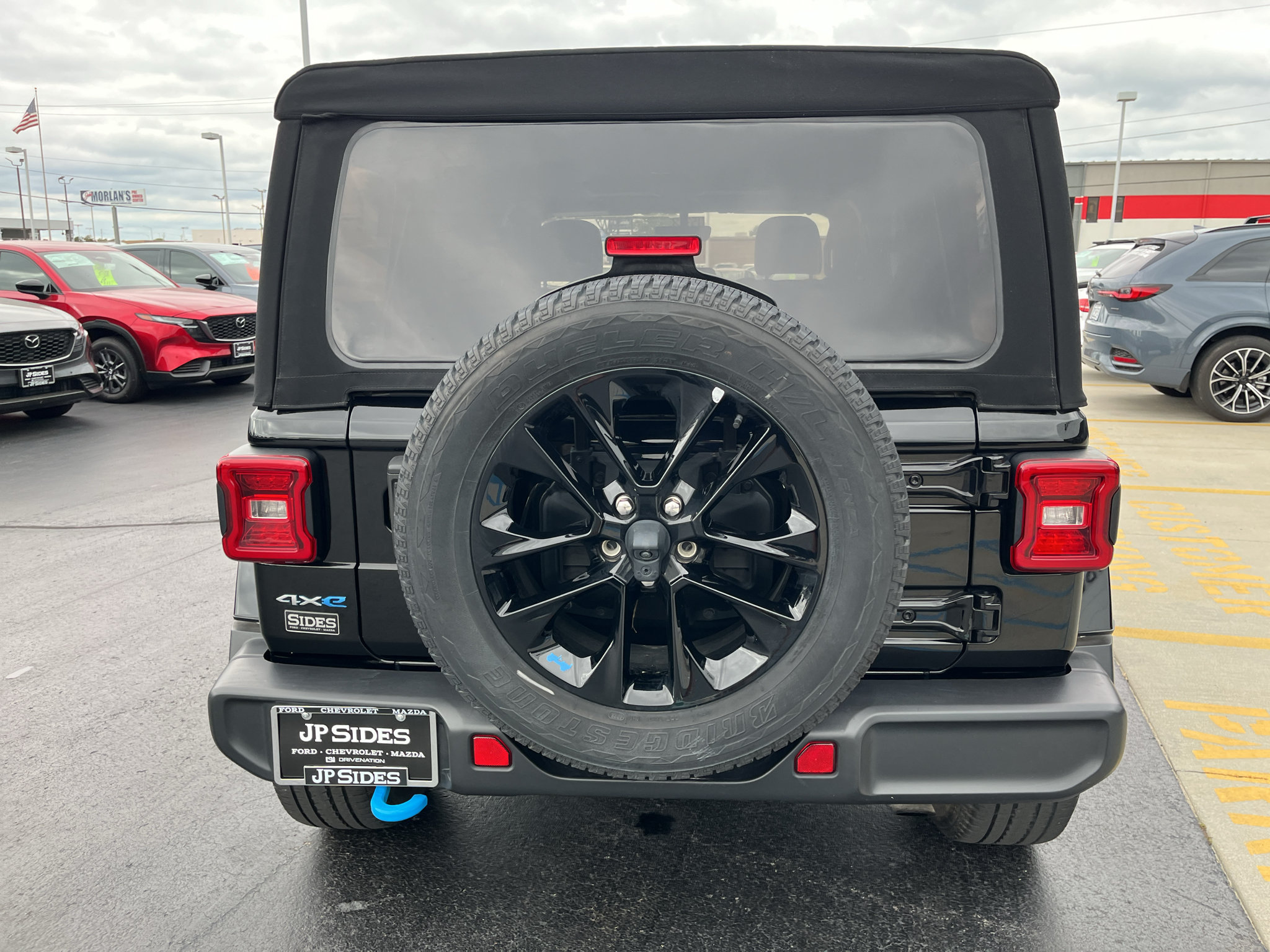Used 2022 Jeep Wrangler Unlimited Sahara w/ Cold Weather Group AWD/4WD image 10