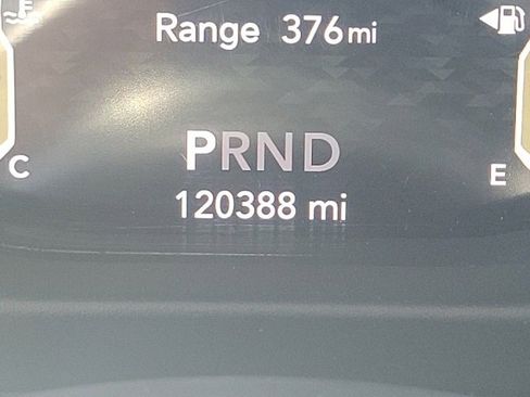 Used 2018 Jeep Wrangler Unlimited Sahara image 30