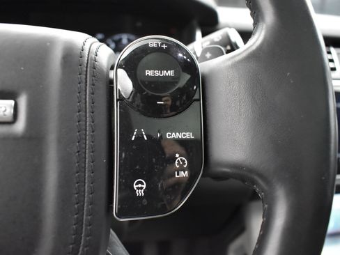 Used 2020 Land Rover Range Rover HSE image 11