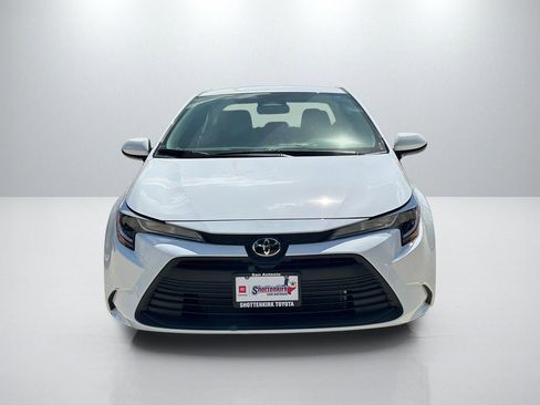Used 2026 Toyota Corolla LE image 2