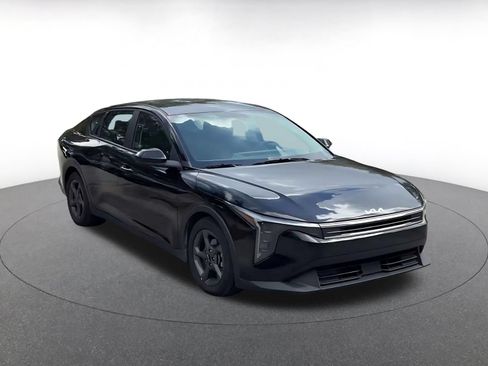 Used 2025 Kia K4 FWD image 3