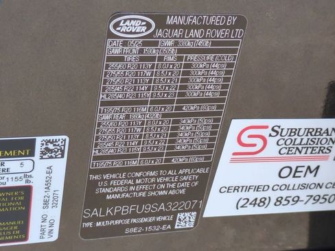 New 2025 Land Rover Range Rover Long Wheelbase SE image 37