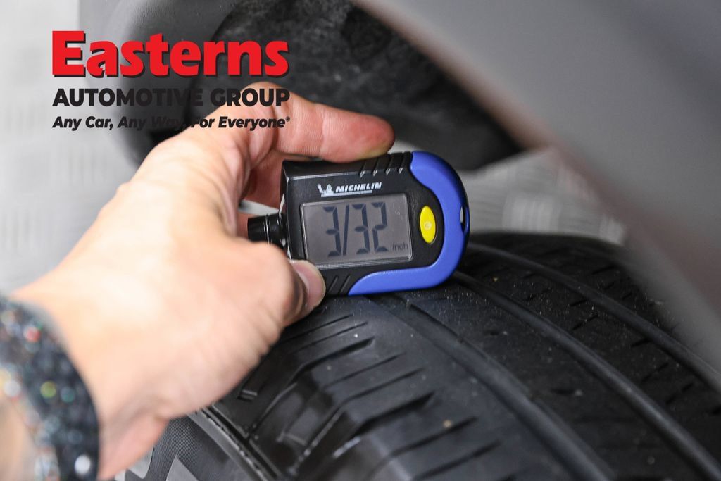 Used 2024 Nissan Rogue S AWD/4WD image 30