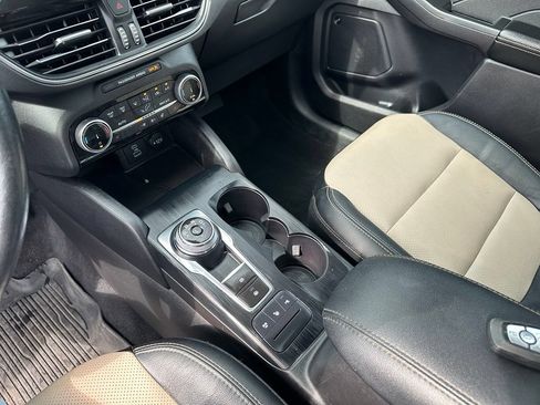 Used 2022 Ford Escape Titanium w/ Titanium Elite Package AWD/4WD image 18