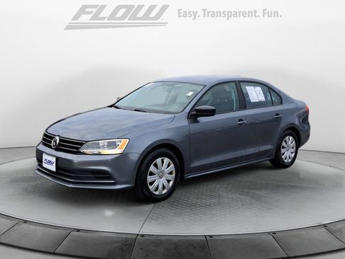 Used 2015 Volkswagen Jetta S image 3