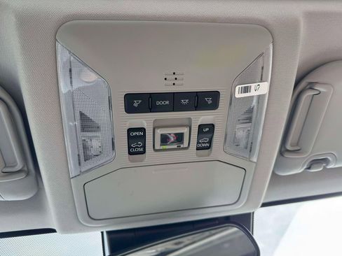 Used 2023 Toyota RAV4 XLE Premium image 32