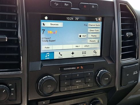 Used 2018 Ford F150 XLT w/ Equipment Group 302A Luxury AWD/4WD image 18