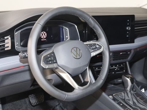Used 2025 Volkswagen Jetta SEL FWD image 6