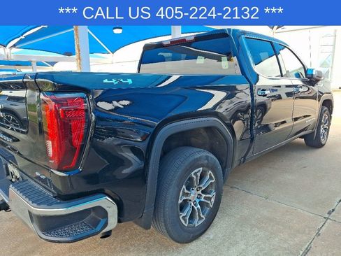 Used 2025 GMC Sierra 1500 SLT AWD/4WD image 9
