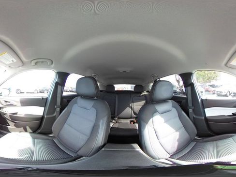 Used 2025 Chevrolet Trax LT w/ LT Convenience Package FWD image 43
