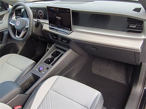 New 2026 Volkswagen Tiguan SE R-Line image 19