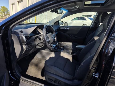 Used 2020 Hyundai Ioniq SEL image 24
