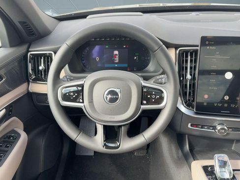 New 2026 Volvo XC90 T8 Ultra w/ Protection Package AWD/4WD image 4
