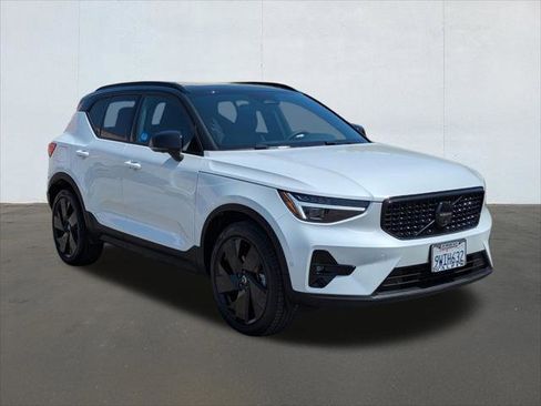 Used 2026 Volvo XC40 B5 Ultra w/ Climate Package AWD/4WD image 7