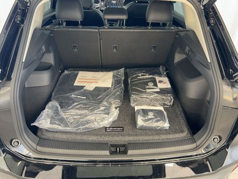 New 2026 Volkswagen Tiguan SE image 33