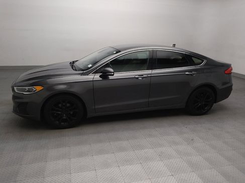 Used 2019 Ford Fusion SEL FWD image 2