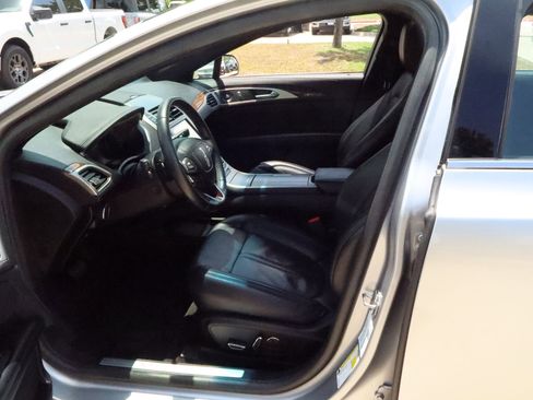 Used 2020 Lincoln MKZ Reserve FWD image 25