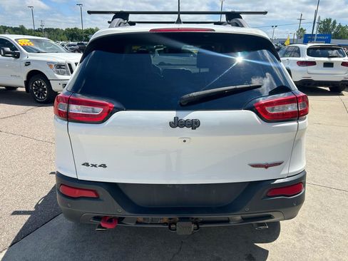 Used 2016 Jeep Cherokee Trailhawk w/ Leather Interior Group AWD/4WD image 6