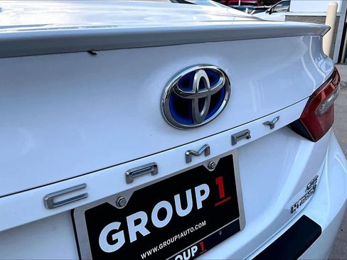 Used 2018 Toyota Camry SE FWD image 30