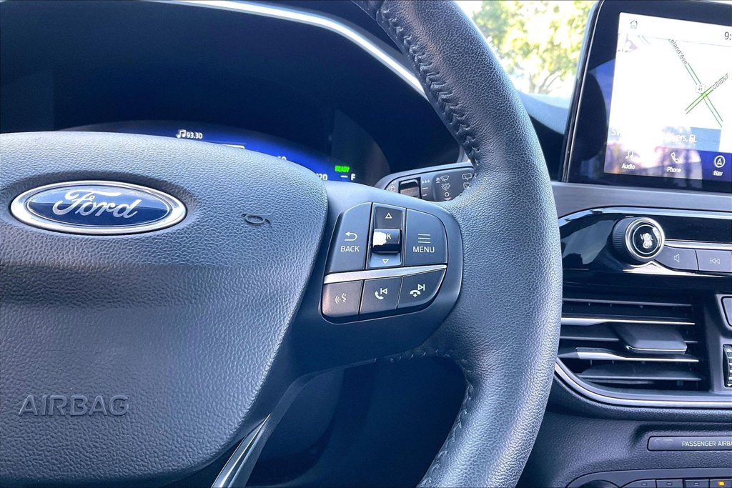 Used 2020 Ford Escape Titanium FWD image 9