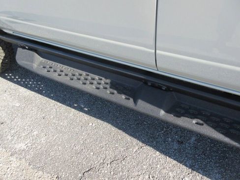 New 2025 Ford Bronco Badlands image 10