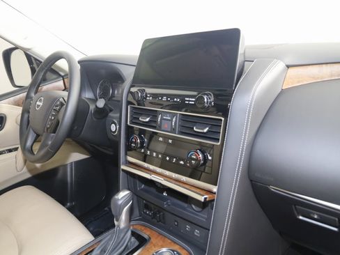Used 2024 Nissan Armada SL w/ Captain's Chairs Package image 43