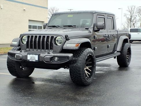 Used 2021 Jeep Gladiator Overland image 2