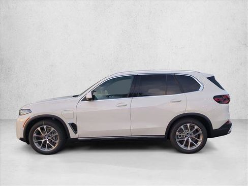 New 2026 BMW X5 xDrive50e AWD/4WD image 5
