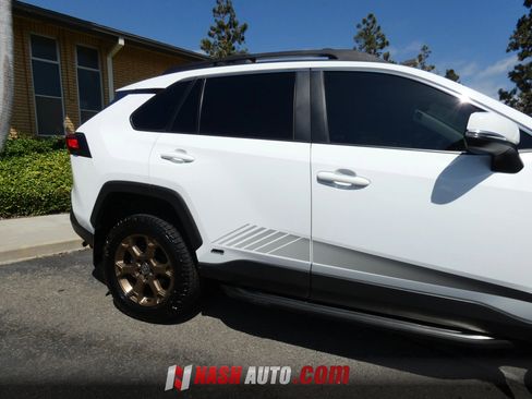Used 2023 Toyota RAV4 AWD Hybrid image 7