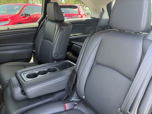 Certified 2025 Honda Odyssey EX-L image 9