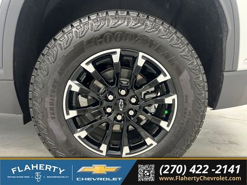 Used 2025 Chevrolet Traverse Z71 w/ Enhanced Driving Package AWD/4WD image 20