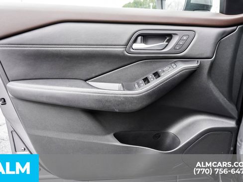 Used 2022 Nissan Rogue SL w/ SL Premium Package image 52