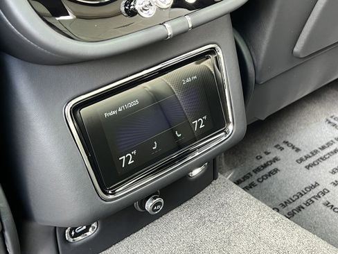 Certified 2025 Bentley Bentayga image 17
