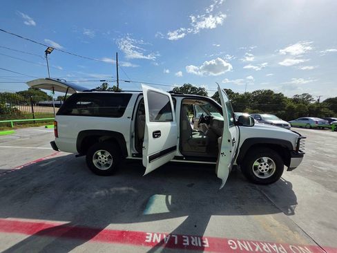Used 2002 Chevrolet Suburban LS RWD image 35