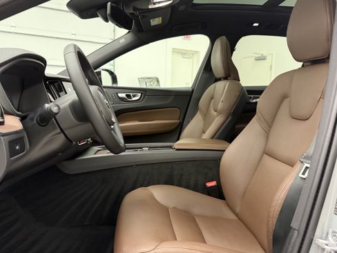 Certified 2024 Volvo XC60 B5 Plus AWD/4WD image 11