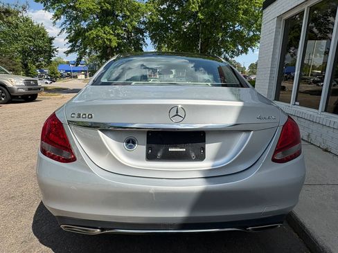 Used 2017 Mercedes-Benz C 300 4MATIC Sedan image 5