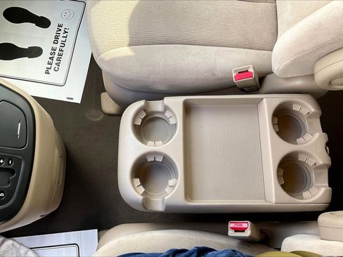 Used 2008 Kia Sedona LX image 10