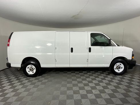 Used 2021 GMC Savana 2500 Extended image 2