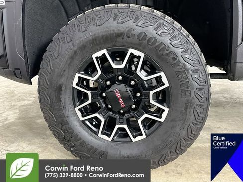 Used 2025 GMC Sierra 2500 AT4X image 37